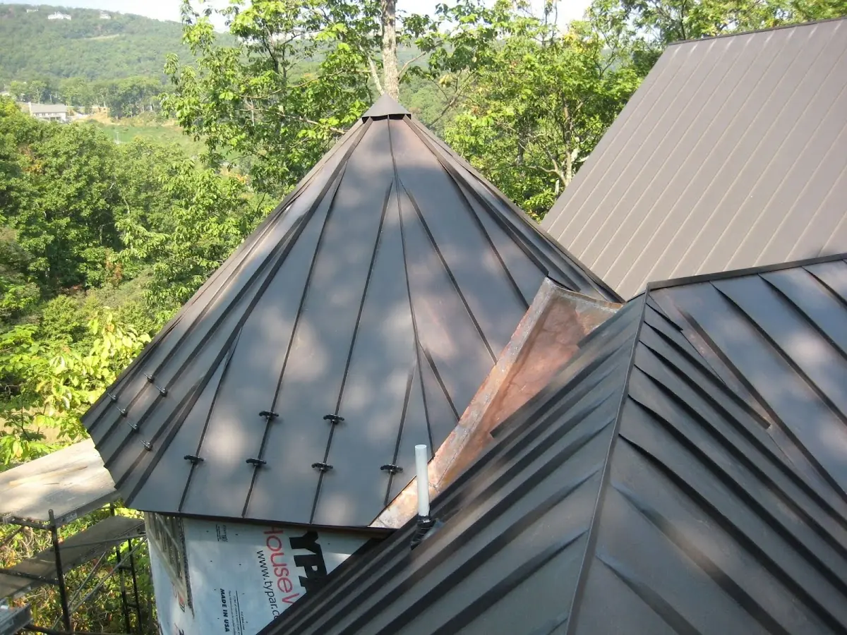 Professional Roof Tarp Installation by Craftsman Roofing in Little Italy
